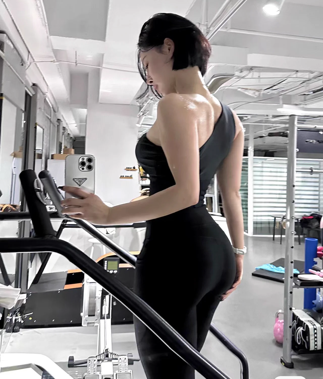 💗🇸🇬留学生 硕士在读  美院艺术生
Ifbb职业国际私人健身教练 
身材颜值天花板  全身雪白皮肤好
168 52 36E童颜巨乳
🈚️整容🈚️隆胸 假赔 可素颜 
英国日本签证
腰臀比0.65  三点粉  女友感
健身欧美身材
三围 90  60  100
电报看照选妃 https://t.co/LmVtQBdcFY
收妹,想赚钱,联系私信我 https://t.co/PRnLVoLJrM