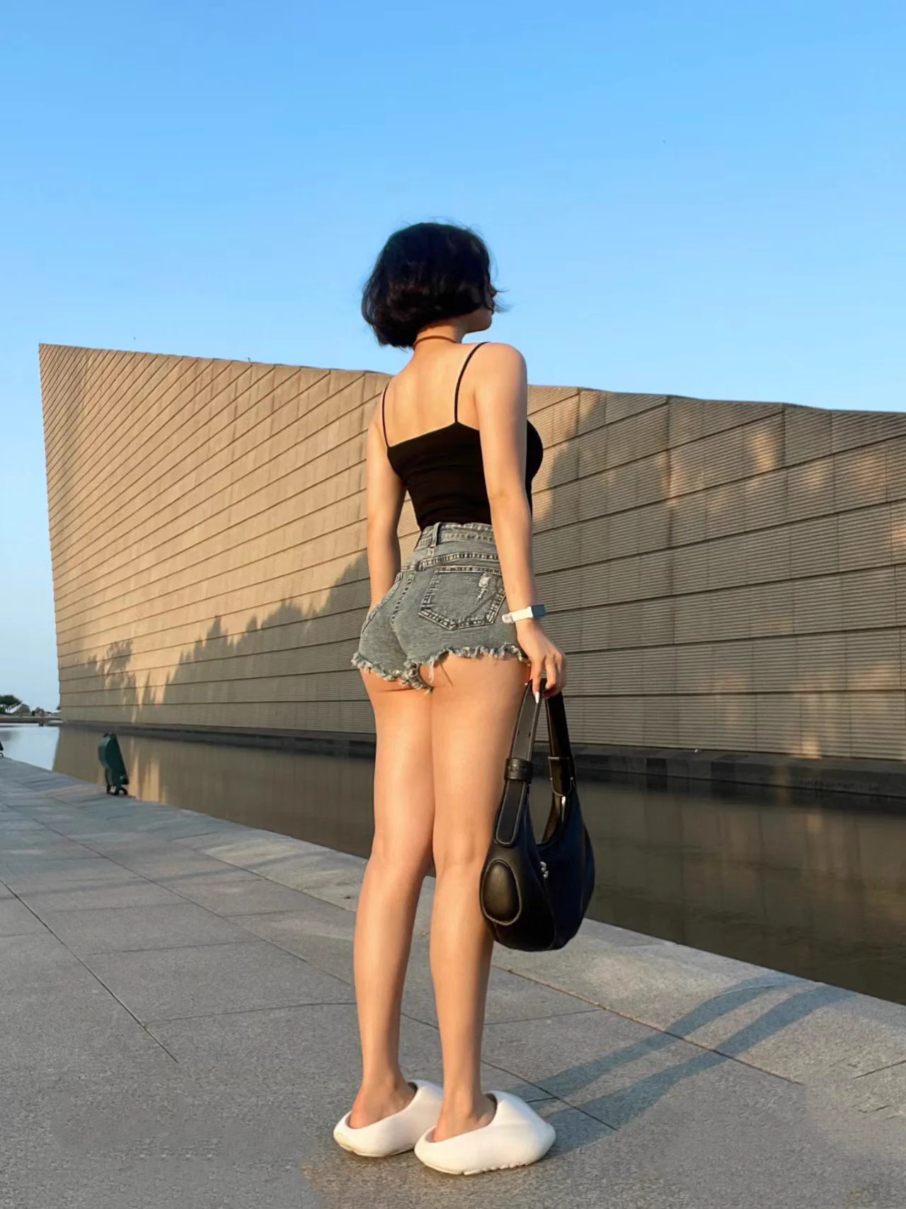 💗🇸🇬留学生 硕士在读  美院艺术生
Ifbb职业国际私人健身教练 
身材颜值天花板  全身雪白皮肤好
168 52 36E童颜巨乳
🈚️整容🈚️隆胸 假赔 可素颜 
英国日本签证
腰臀比0.65  三点粉  女友感
健身欧美身材
三围 90  60  100
电报看照选妃 https://t.co/LmVtQBdcFY
收妹,想赚钱,联系私信我 https://t.co/PRnLVoLJrM