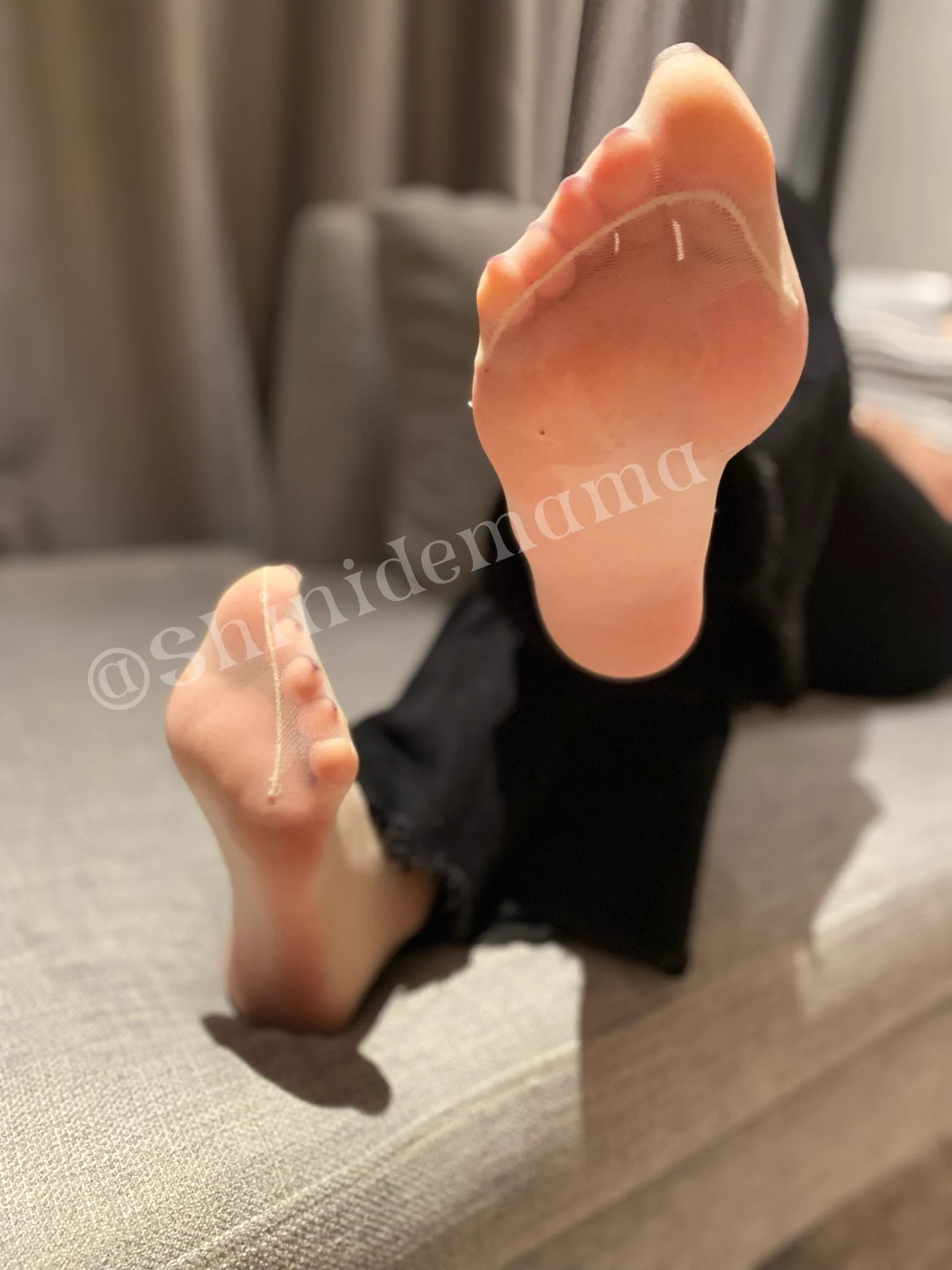 平时都不敢跟女生搭话的变态,只能买一条娅娅原味丝袜回去无节制的发情呢
#原味棉袜 
#原味商品 
@Xiaoxiaofoer 
@MitsumeDoji 
@OoniDevil https://t.co/UaFWa9QLd7
