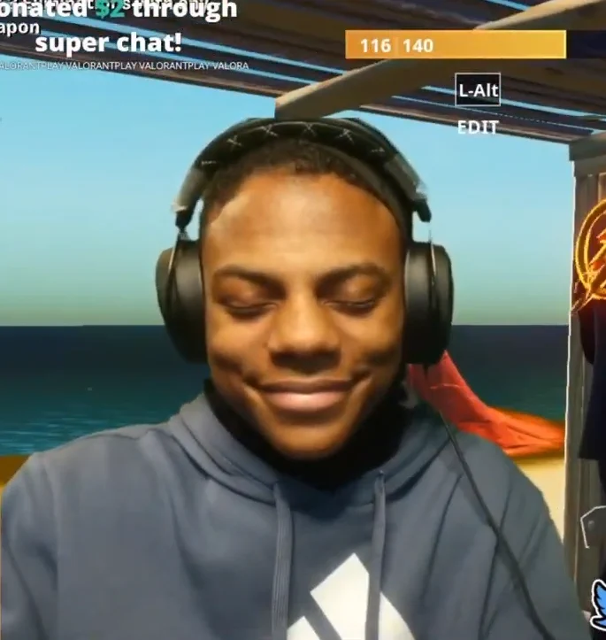 Speed brought out the same hoodie from the iconic "my moms kinda homeless" clip 😭 https://t.co/FiCummmPpa