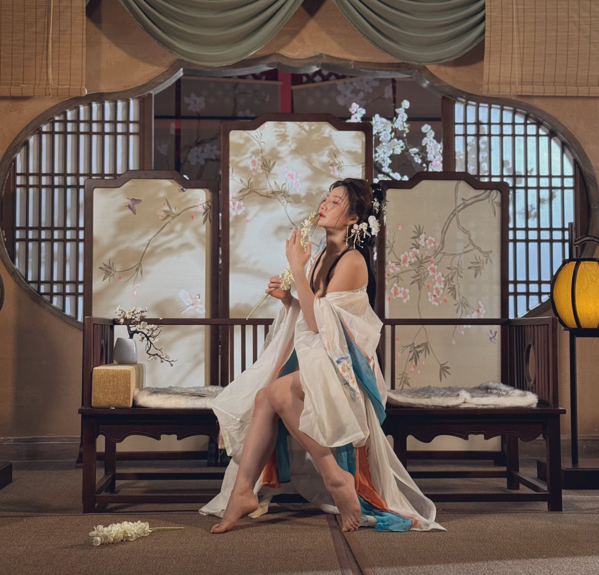 大爱古风人体
这种题材唯一的缺点就是太费成本
而且模特不好找：首先要能接受人体
其次面相要适合古风
最后好看的古风棚全国就没几个
所以基本上一年也就组织一次
#摄影旅拍 #卿制人体 #私房拍摄 

感谢转推📬：
@Fengsiyuan
@wqganenshi_
@tbzt2024 https://t.co/IGqGxqzfuj