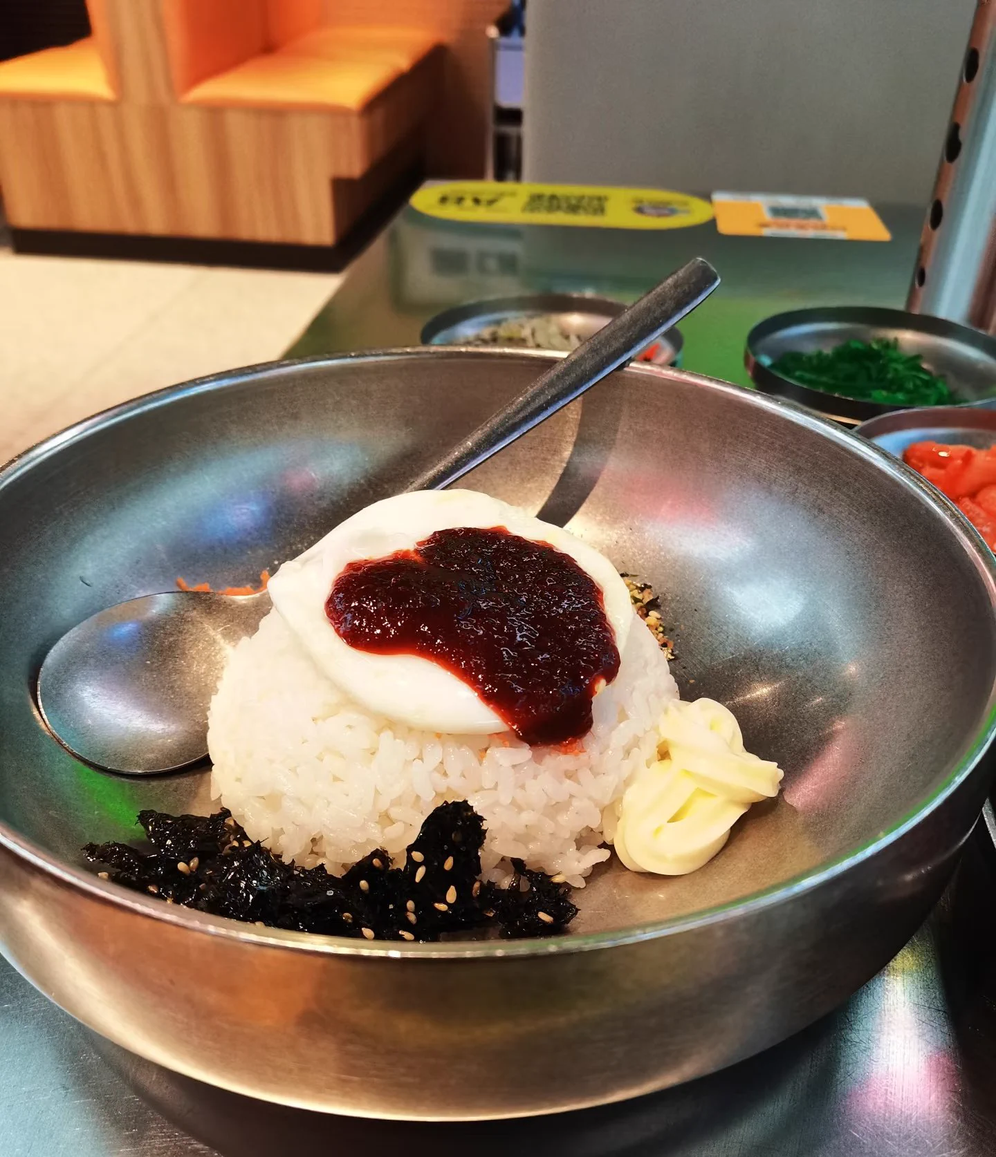 阿姨就要来阿姨这吃饭，嘻嘻，中午小同事说楼下这吃吧。其实一般。#午饭 #职场女人 https://t.co/GbsxFWJKhv