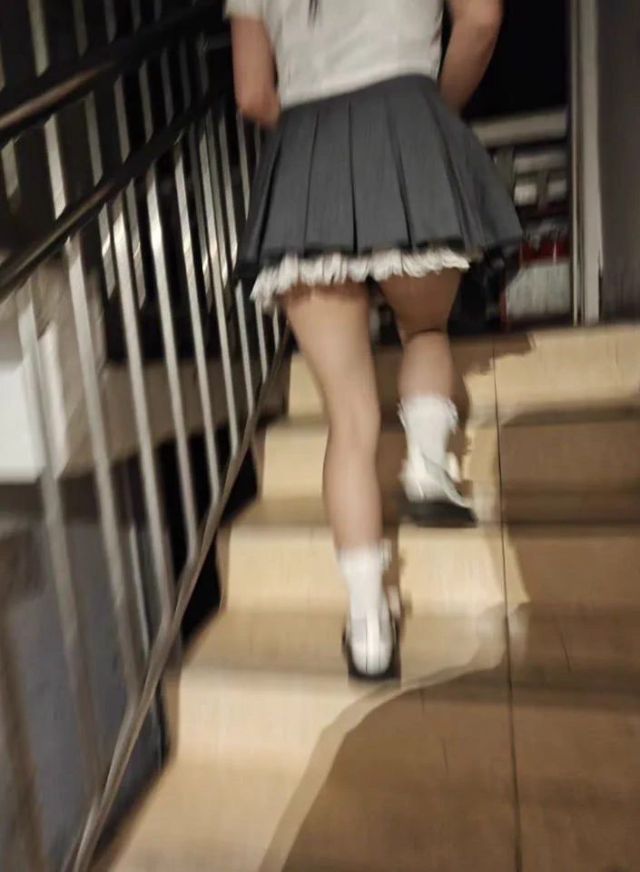 #广东 #汕头 #扫街 
汕头广兴村美其乐汉堡后面巷子,这地方童叟无欺真可以,好多精神嫩妹应该是着急还贷,遇上概率大,中午到这,两条巷子零零散散的有十来个,找了个红衣黑裤网红脸,身上小纹身真带劲,草草几分钟交水走人。 https://t.co/GCwZ45ZNQA