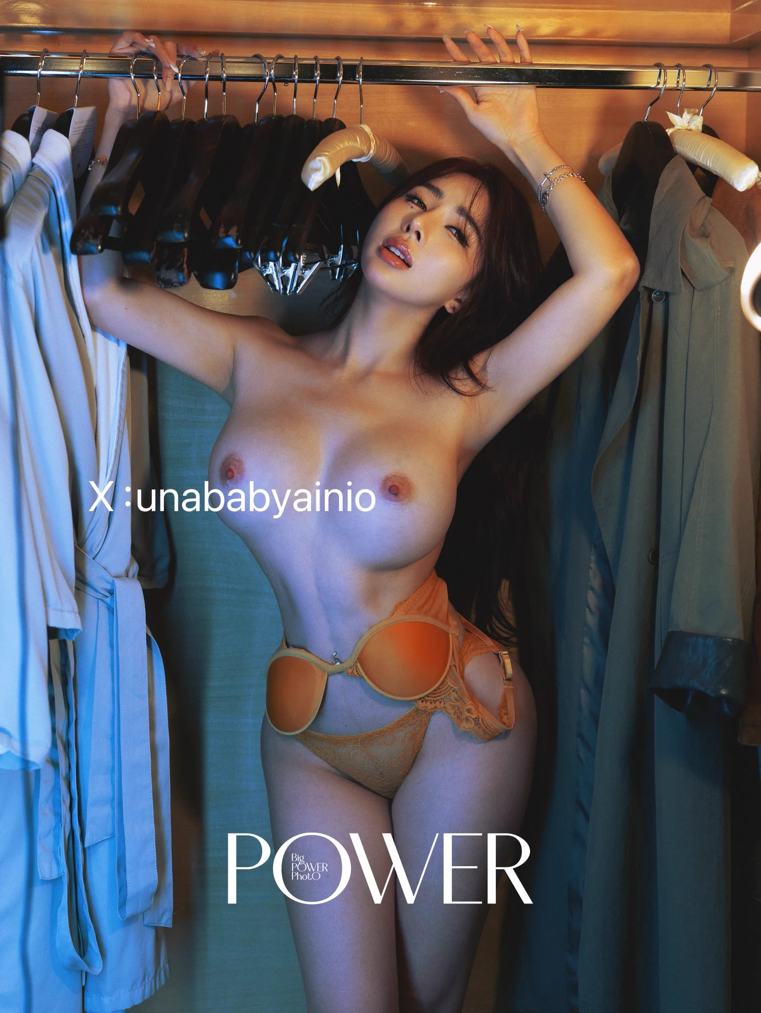 “幻想：被暴力操进衣帽间，被猛烈输出的快感。”

#偷情系列 
#私房 
#火爆李老师 
#巨乳 

📸：@UqGto 

@Xiaoxiaofoer 
@MitsumeDoji 
@OoniDevil https://t.co/9Aze0kJ7wZ