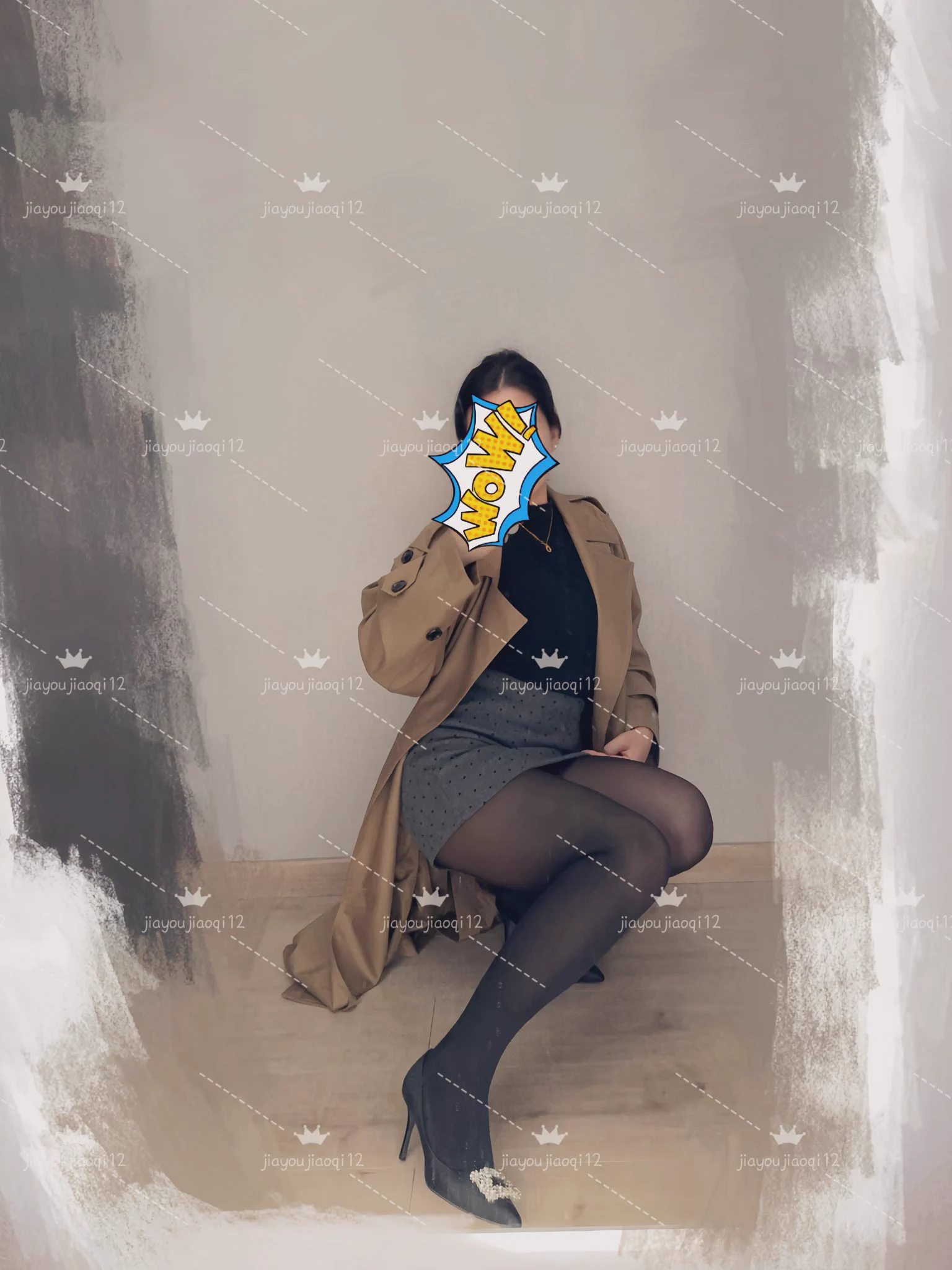 娇妻的入冬穿搭,项链吸引的是那对被紧身毛衣包裹的酥胸,微透的厚黑自然是这个季节的常搭,这双水钻高跟鞋在我看来也是速攻鞋之一,外人看来的端庄得体实则另一面是反差至极。#教师 #人妻 #反差 #淫妻 https://t.co/SVYvLk47q6