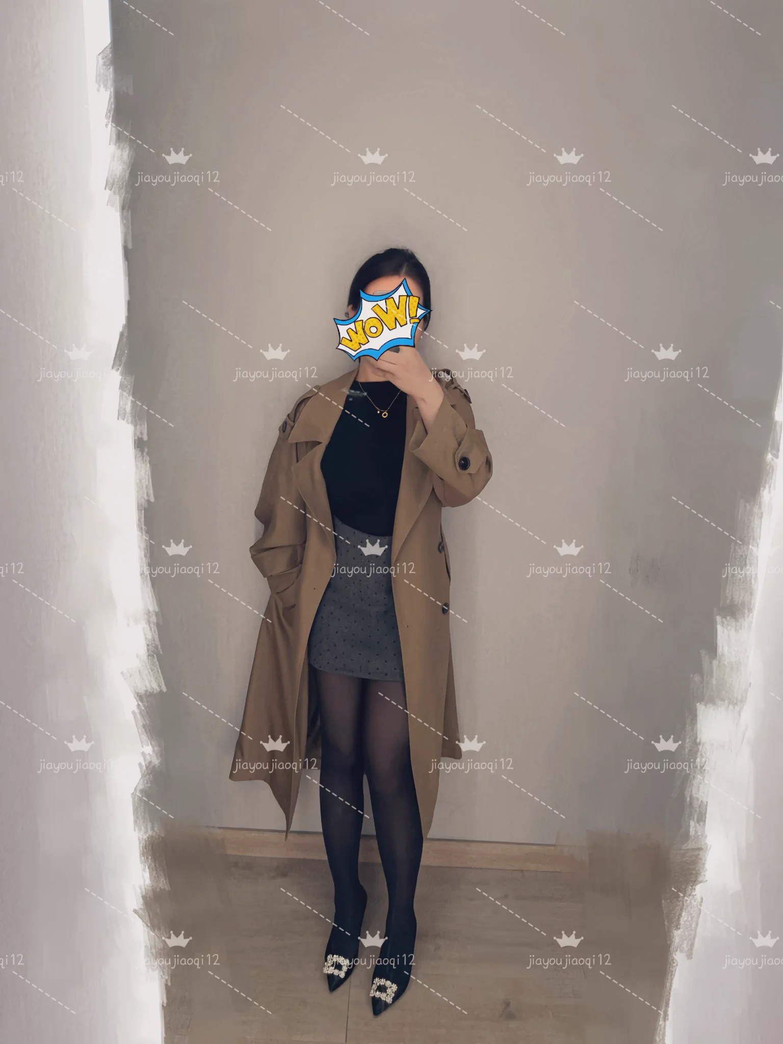 娇妻的入冬穿搭,项链吸引的是那对被紧身毛衣包裹的酥胸,微透的厚黑自然是这个季节的常搭,这双水钻高跟鞋在我看来也是速攻鞋之一,外人看来的端庄得体实则另一面是反差至极。#教师 #人妻 #反差 #淫妻 https://t.co/SVYvLk47q6