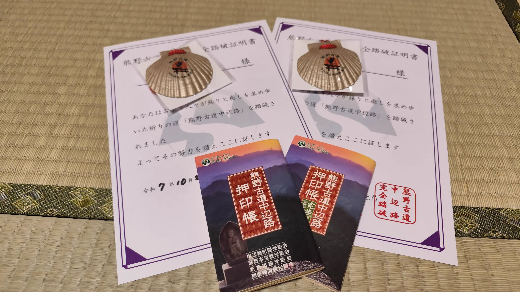 有位从不扫兴的爹是什么感觉
就是我说要跑半马,他一周一个长距离的陪我练
是我说想去徒步,他背起包跟我干了80公里
是我说要拍银河,他大半夜冷风吹着陪我在沙滩上蹲着 
甚至有一年我不自量力的说要去爬珠穆朗玛峰,他都去查了哪里找向导需要什么装备 
他是我的美梦先生 https://t.co/ZXPu0XXBMH