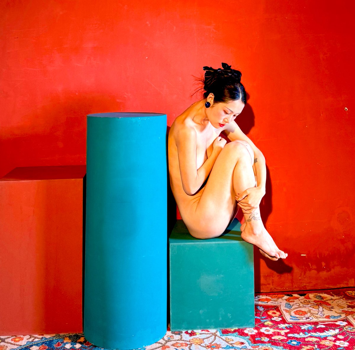 有一些热爱旅行的人体模特
在中老年摄影圈混我很理解
但一些对旅行毫无兴趣的人体模特
也在这个圈里混我就很不理解了
随便去摄影大市接接私拍都比跟团强
还又不少到处送逼的-送的还都是老年人
——这些年带团看到的听到的
#摄影旅拍 #人体艺术 #摄影会 

感谢转推📬：
@Fulishequ
@fuligc
@youluo09 https://t.co/SIA98aNGBH