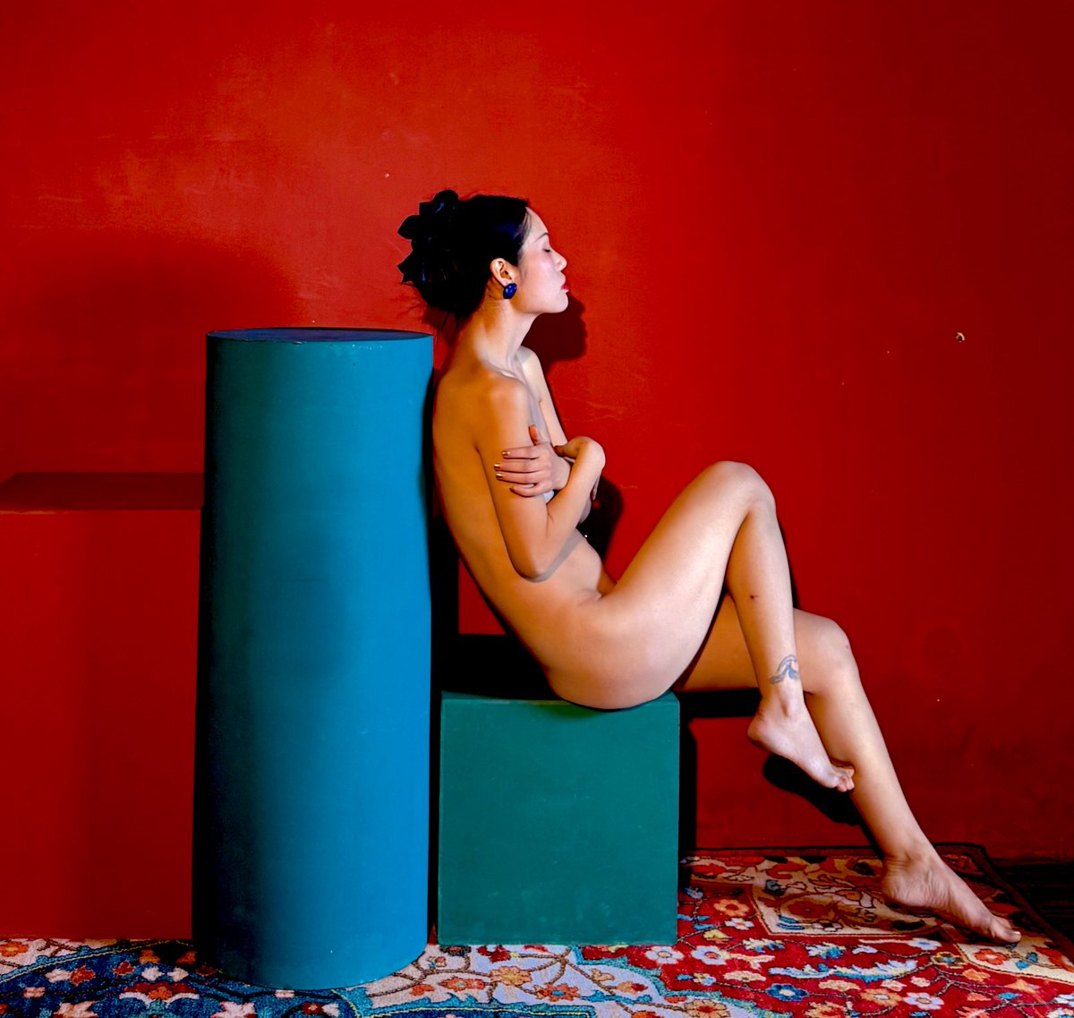 有一些热爱旅行的人体模特
在中老年摄影圈混我很理解
但一些对旅行毫无兴趣的人体模特
也在这个圈里混我就很不理解了
随便去摄影大市接接私拍都比跟团强
还又不少到处送逼的-送的还都是老年人
——这些年带团看到的听到的
#摄影旅拍 #人体艺术 #摄影会 

感谢转推📬：
@Fulishequ
@fuligc
@youluo09 https://t.co/SIA98aNGBH