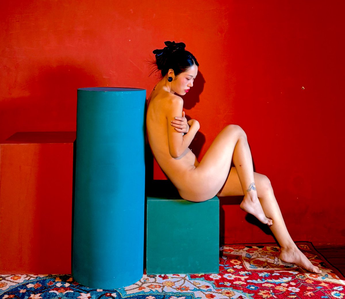 有一些热爱旅行的人体模特
在中老年摄影圈混我很理解
但一些对旅行毫无兴趣的人体模特
也在这个圈里混我就很不理解了
随便去摄影大市接接私拍都比跟团强
还又不少到处送逼的-送的还都是老年人
——这些年带团看到的听到的
#摄影旅拍 #人体艺术 #摄影会 

感谢转推📬：
@Fulishequ
@fuligc
@youluo09 https://t.co/SIA98aNGBH