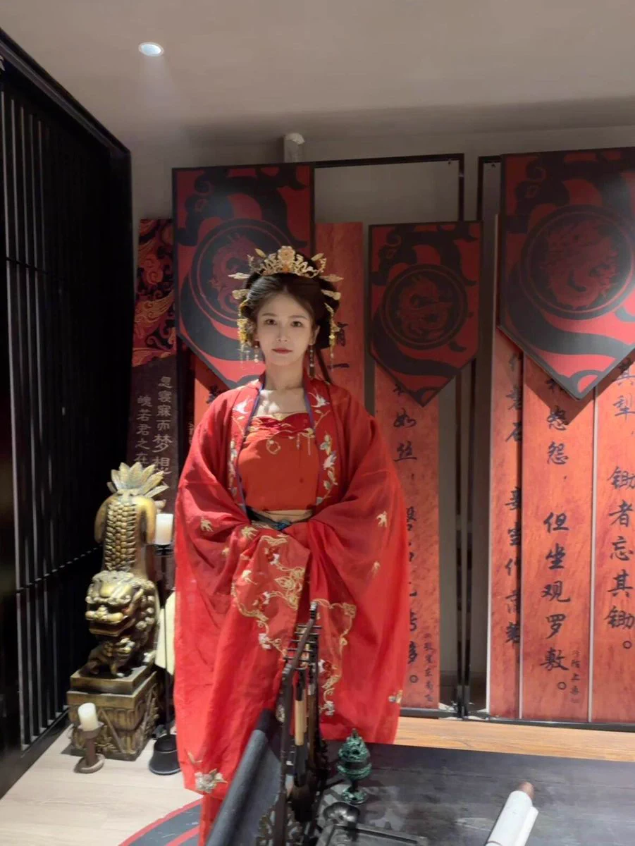 王爷，您这脉象，弦紧而数，是思虑过甚，肝火郁结...

通俗点说，就是想我想的~~ https://t.co/psu1BYBpm9