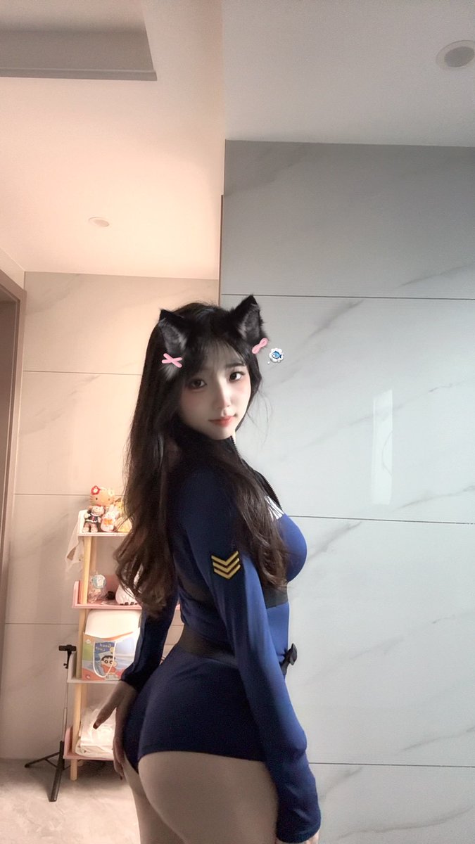 万圣节穿这套行不 https://t.co/BerD6dYz2E