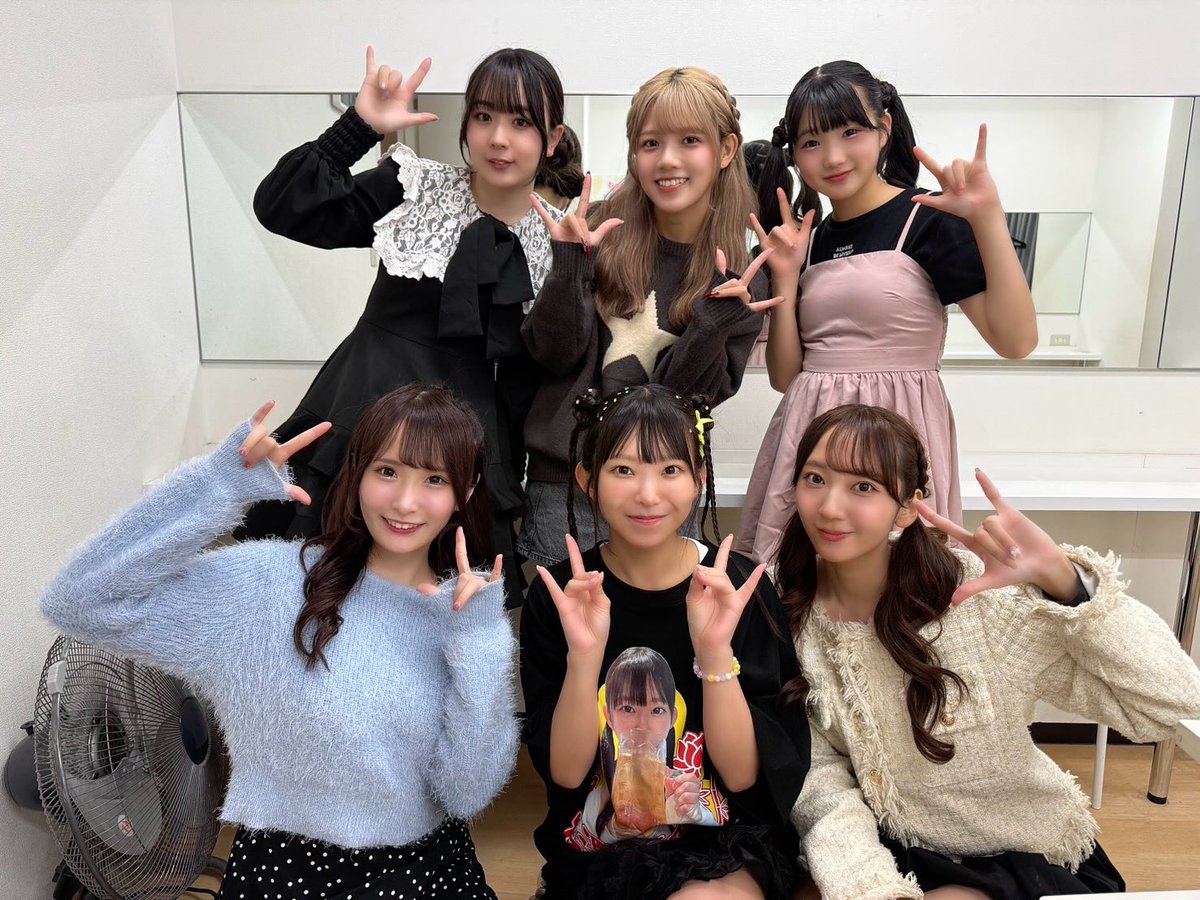 放課後プリンセスさん
わたしのホーム、わたしの人生がスタートした場所！！
時代は移り変わっても、みんな放プリ愛に溢れてる！その共通点で本当に心があたたかくなる場所！！
これからもずっと死ぬまで一生大好きなグループです😭❤️😭❤️
ティアジェラ感動しすぎて客席で号泣しちゃったな😢

#まりちゅうフェス