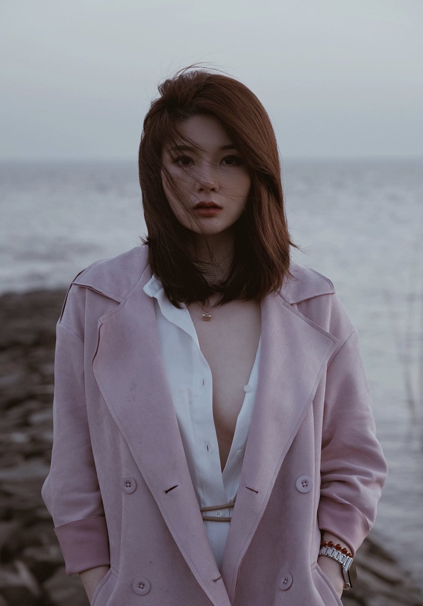 专业摄影师视角？不，这是我的日常自拍～自然美！ https://t.co/Rk8Ieshum6