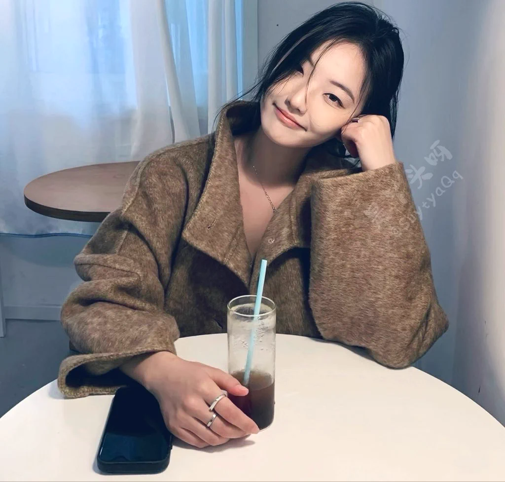 我等了好多天的奶头穿刺活动今天终于可以玩喽，按照主人的要求真空没穿胸罩在餐厅等他来，这次主人的目标是每个奶头穿十四根针，爸爸们点赞留言等我视频看我到底能不能扛住那么多针哟🪡 https://t.co/I4OllbnDIN