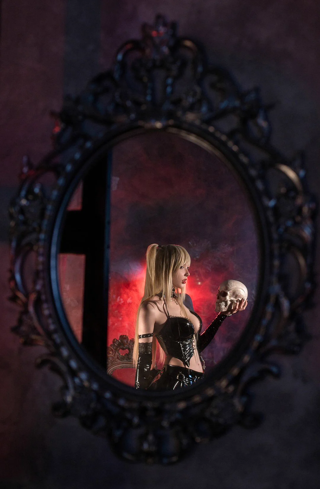 Mirror mirror on the wall
Is there Misa Misa looking at you all?~🍎 https://t.co/ANl3xM3rUe