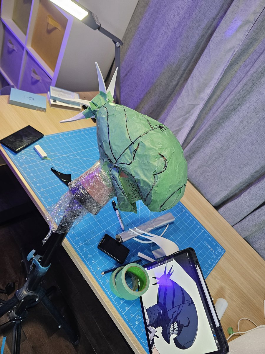 Working on crafting my Bomb Girl cosplay from Chainsaw Man https://t.co/aIwB1zxSP9