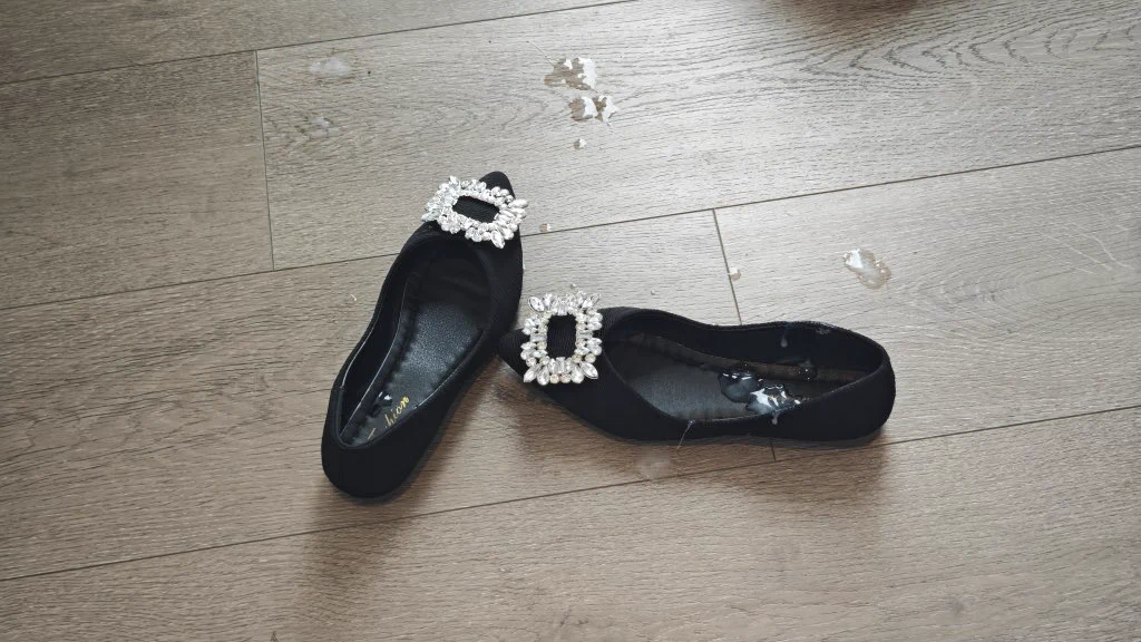 不是，大哥，你这让我咋穿出门啊
我裂开了，这穿出去脚底不得黏糊糊？

@sktwogirl
@sktwolris
@sktworel
@sktwober https://t.co/xnUbe1Psb6