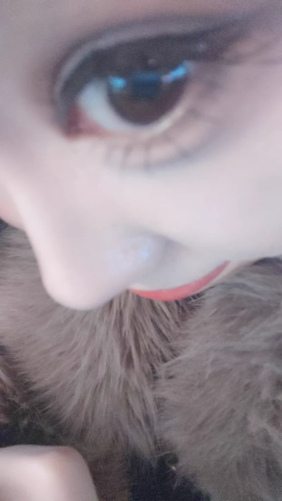 不是，大哥，你这让我咋穿出门啊
我裂开了，这穿出去脚底不得黏糊糊？

@sktwogirl
@sktwolris
@sktworel
@sktwober https://t.co/xnUbe1Psb6