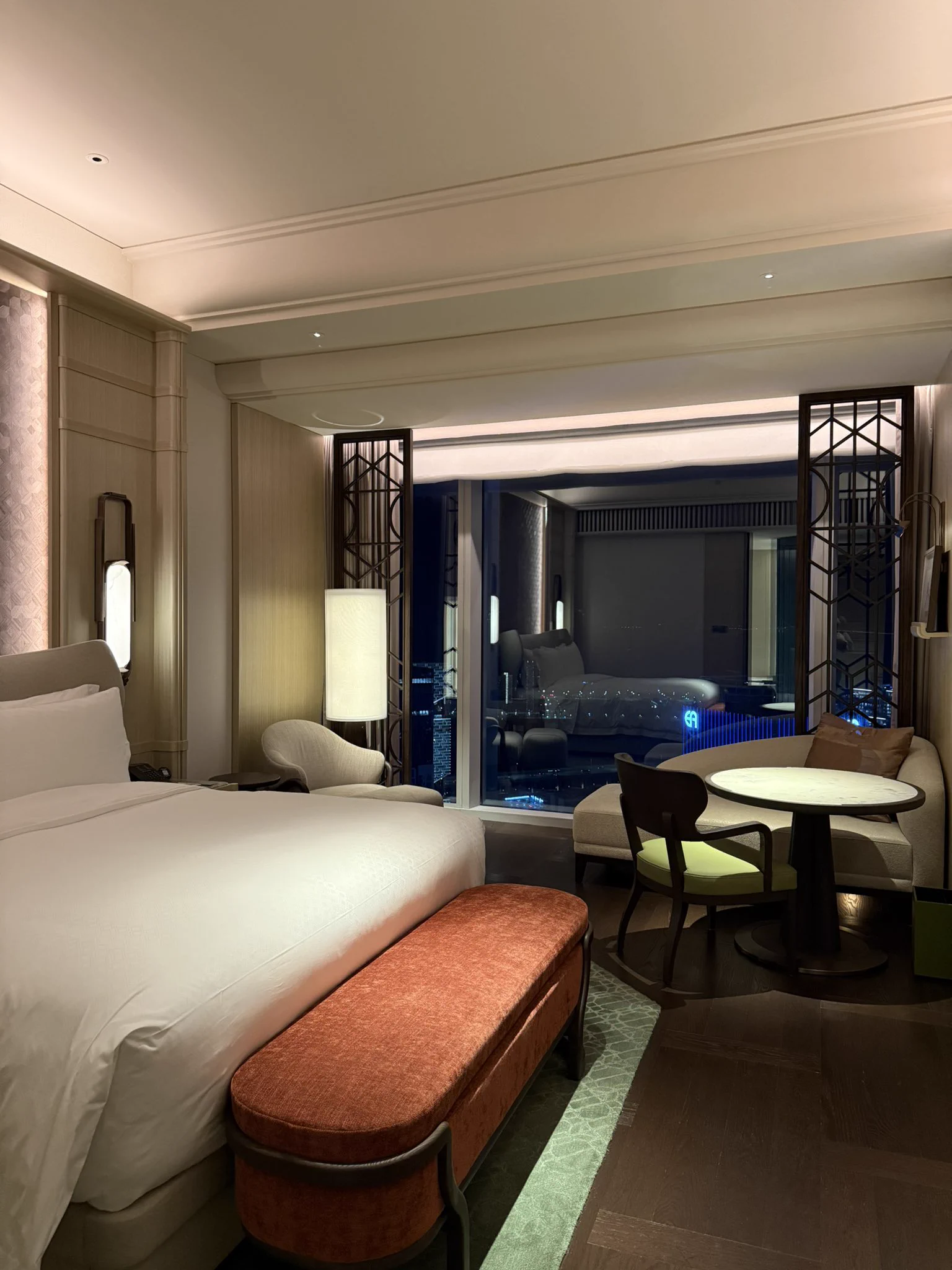 太理解男人出差一个人住酒店
晚上吃完饭很困又有点无聊
想约炮找乐子
和去拉斯维加斯澳门一样
不嫖不赌都不行
主要是
氛围到了
哈哈哈🤣 https://t.co/DBuXLyLUZd