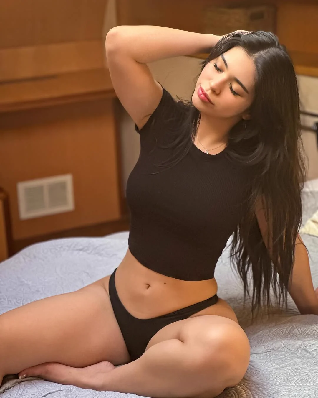 Say hi if ur ready to risk it all 😳 https://t.co/VC3lDHvu0p