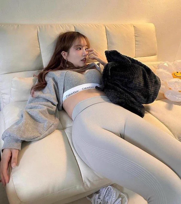 1989年出生，36岁。  
仍然单身。有人愿意接受吗？ https://t.co/GOIpuWFyjq