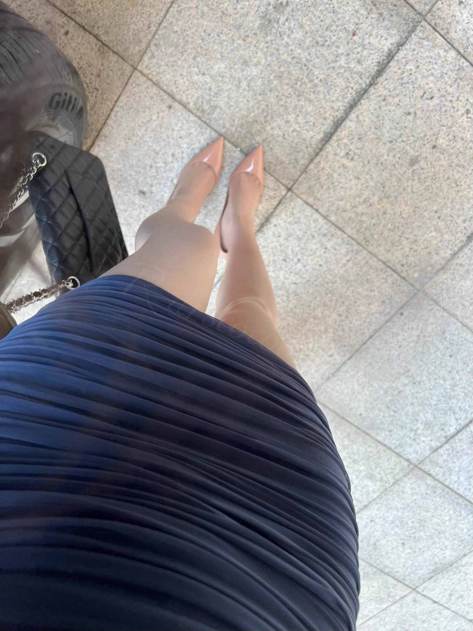 穿肉丝高跟鞋的秘书 https://t.co/x7YtY9C0f8