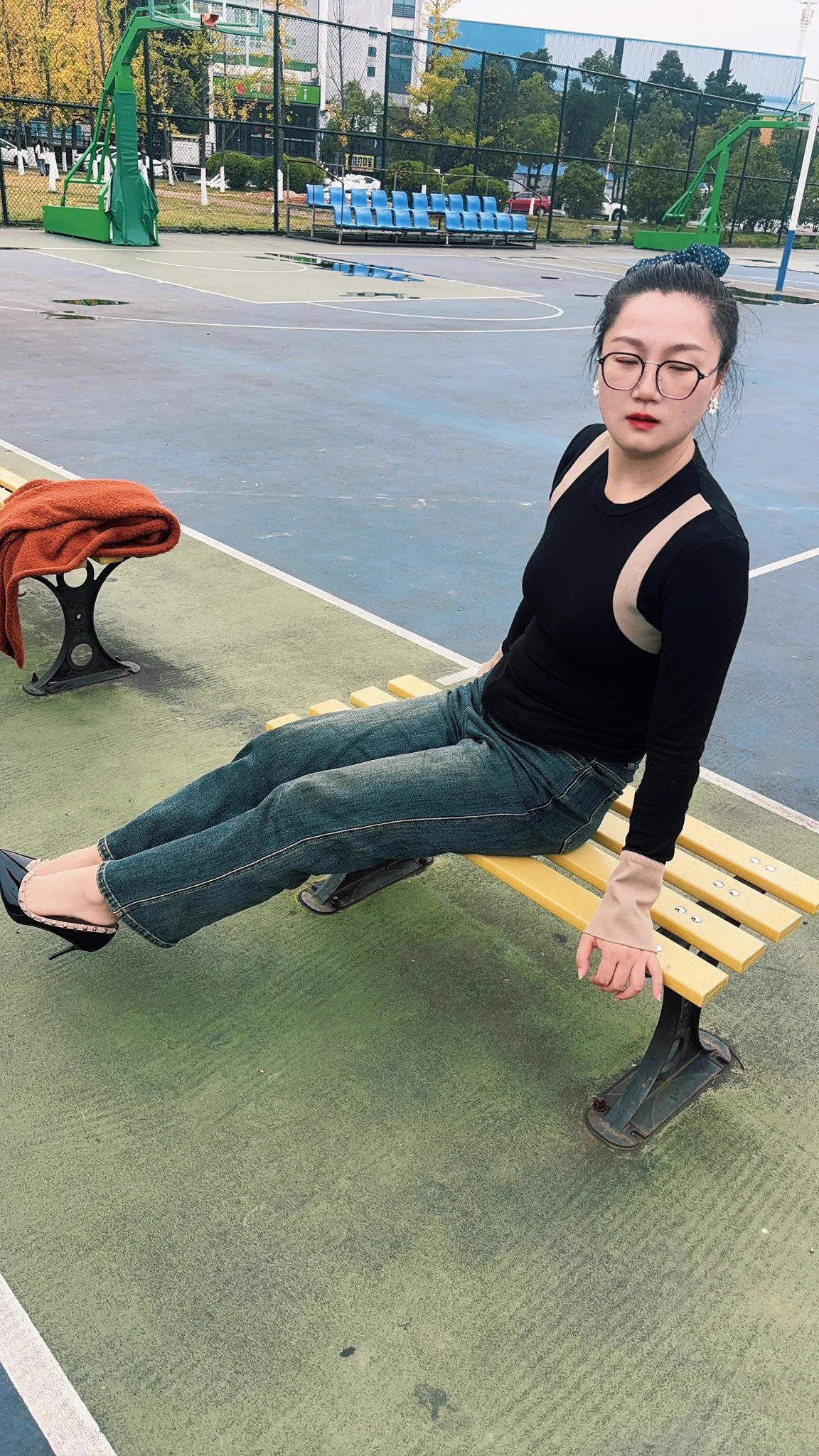 昨日拍摄更新，超薄脚尖透明端肉丝搭配华伦天奴尖头细跟侧空

@sktwogirl @sktwolris
@sktworel  @sktwober

#丝袜 #华伦天奴 https://t.co/IdegGbiTpA