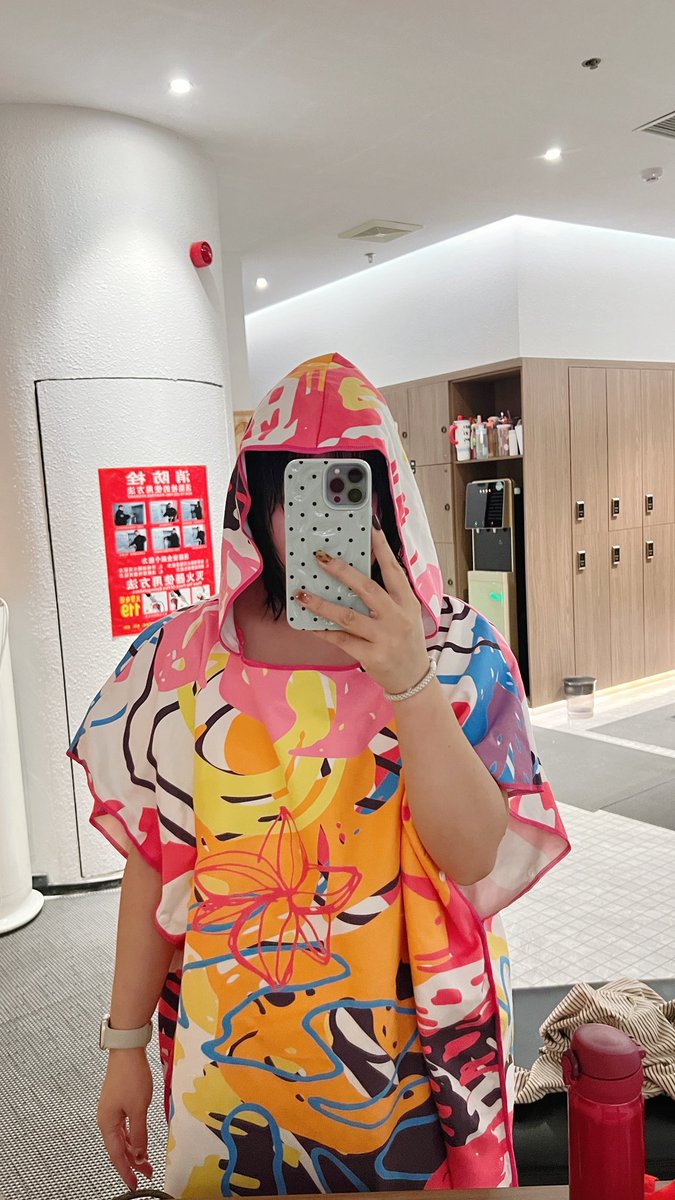 游泳出来披着它 洗完澡直接套上去可以真空吹头发 非常实用 https://t.co/oJk08iWIPT