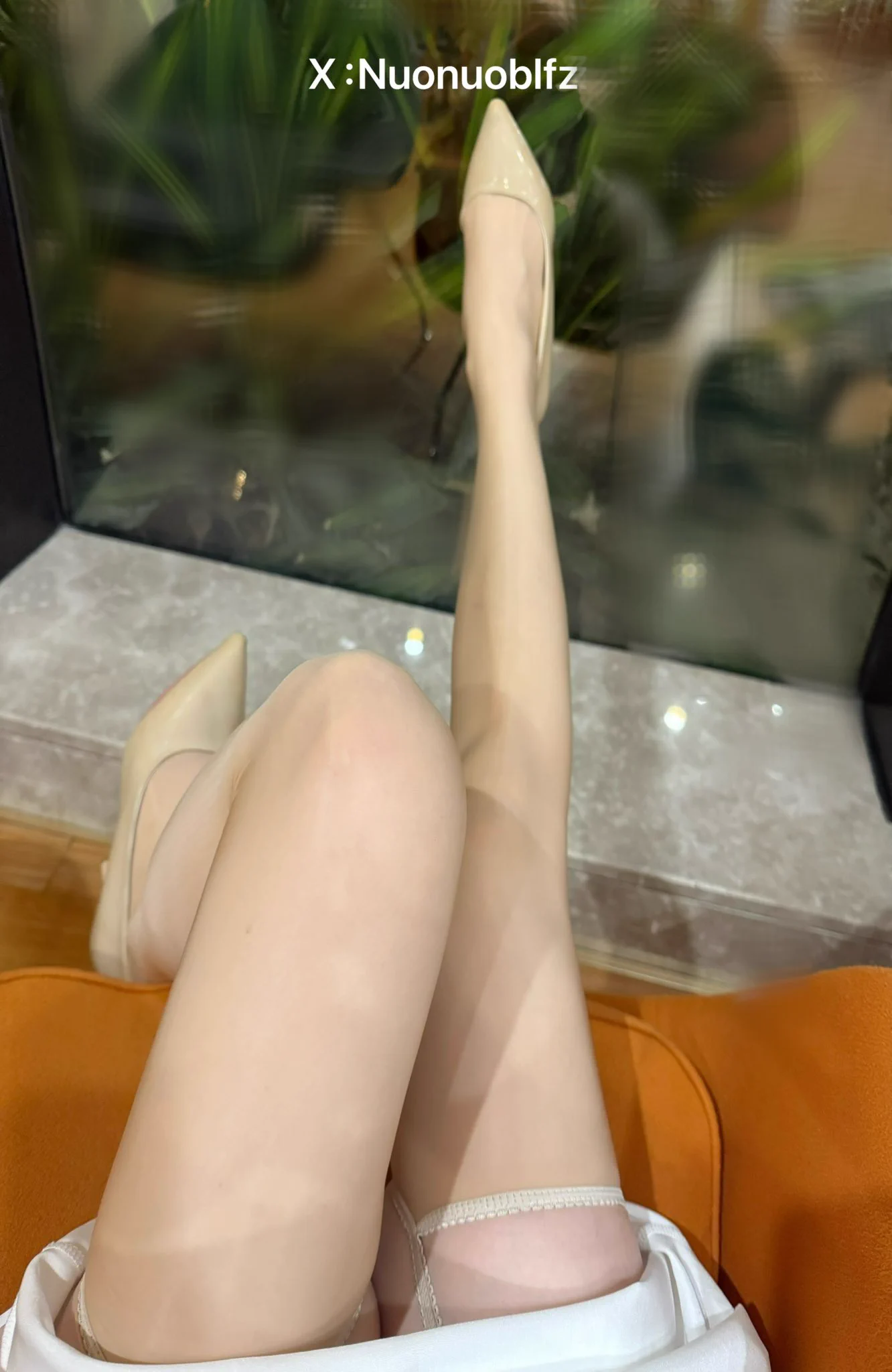 周末就要放松一下，我的Ootd配色是不是很温柔☺️。那我私底下是不是也这么温柔 呀🤔 https://t.co/ZhCKgEeATi