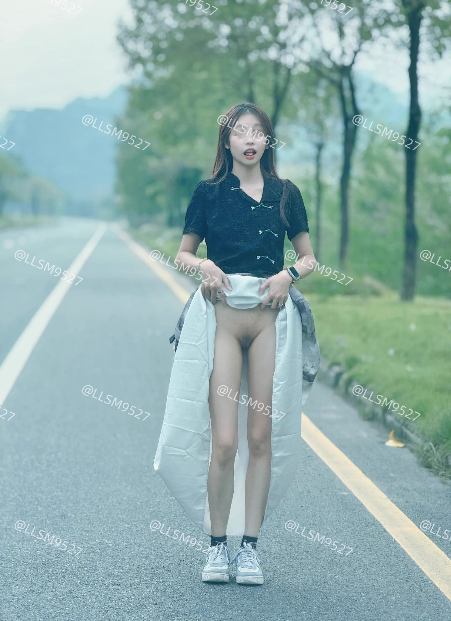 被主人逼下车脱衣服
不知道货车司机有没有专心开车呢❓
#露出任务 
@Public_Catgirl1 
@luchu888888 
@s172shhwuzn https://t.co/Rn0eD5Dqs7