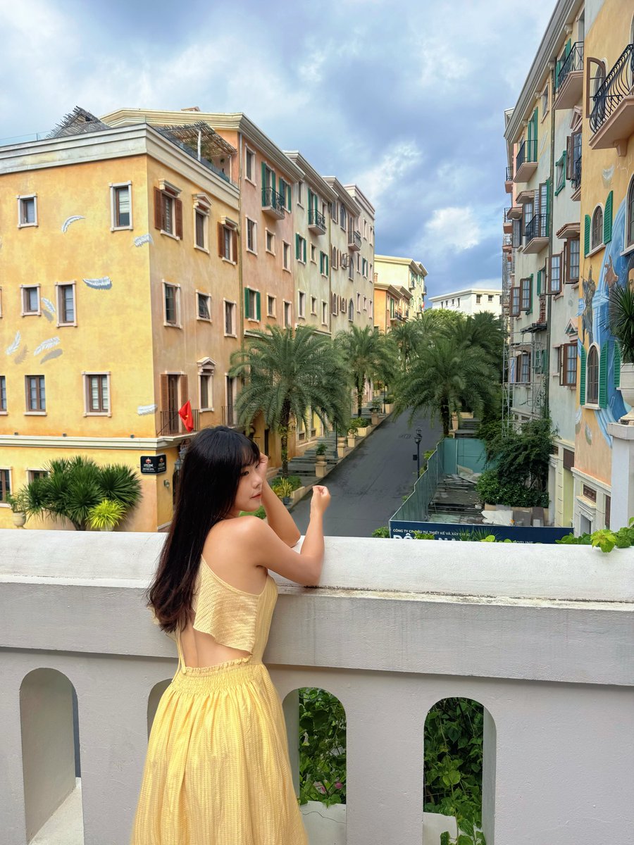 明天還是要乖乖上班🥹😴 https://t.co/cTJpkQnlae