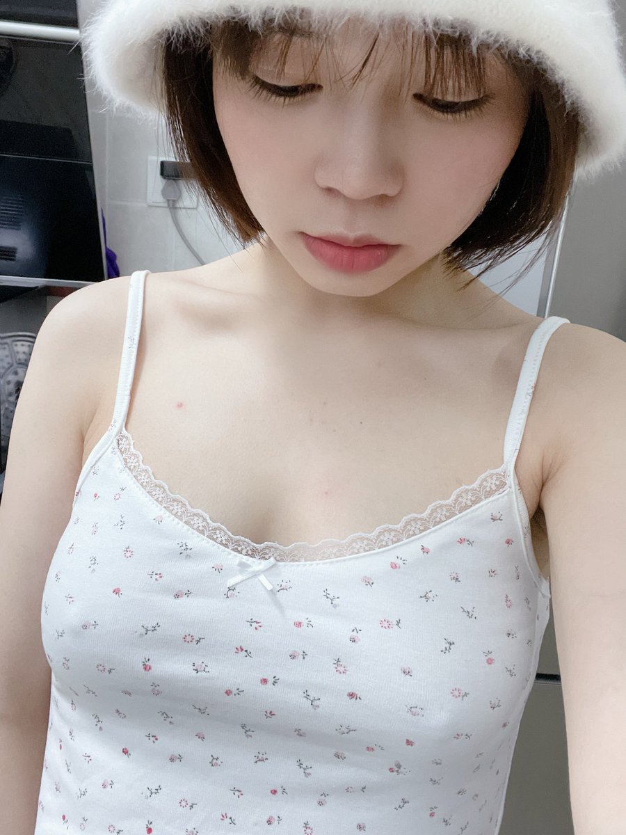 自拍时不小心露太多，你介意吗？评论说说～

@BBBBTTTCC
@SexytoDoll
@SexytoGirl
@SexytoBaby https://t.co/k8UCNQkyL4