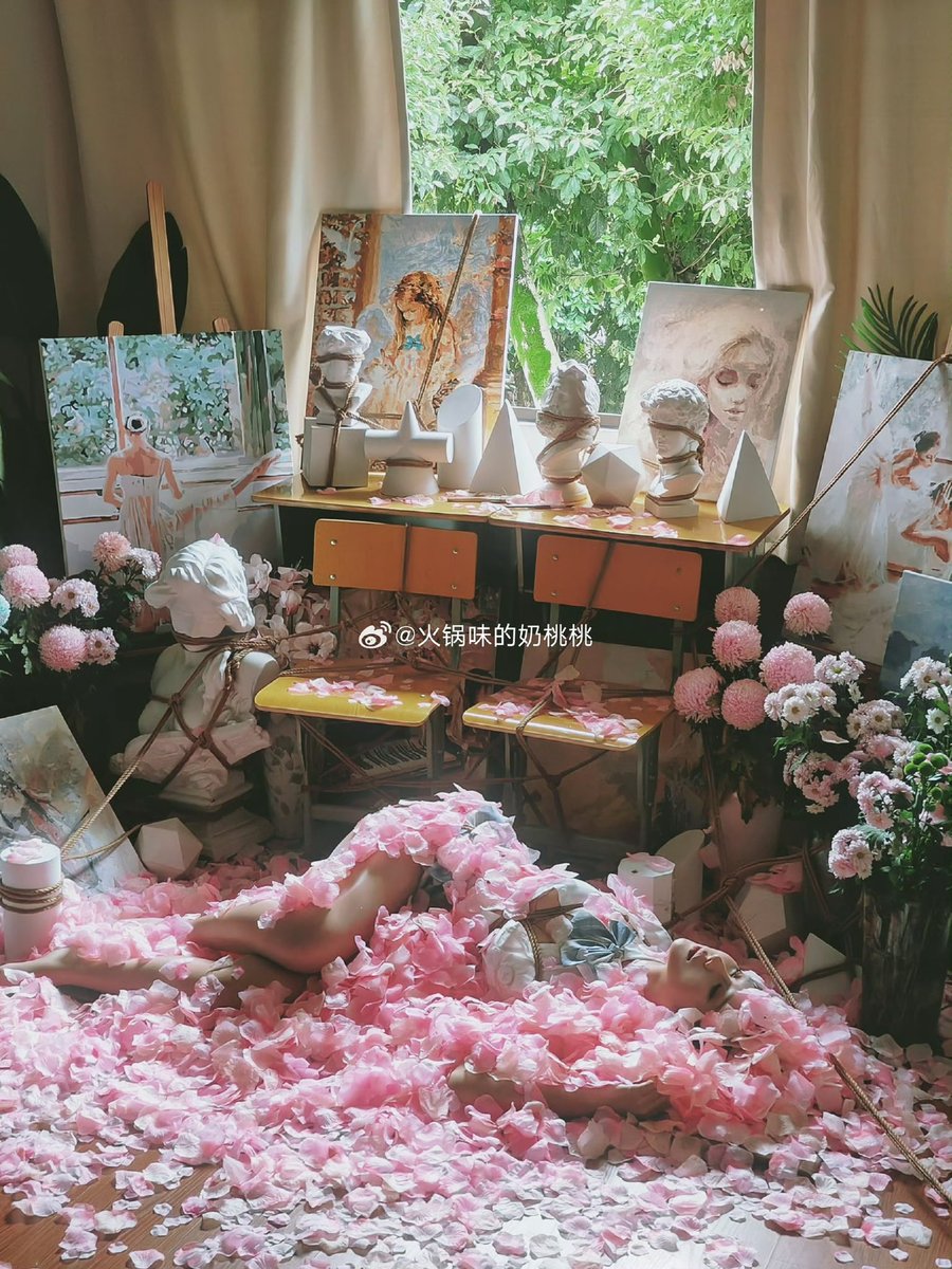 拍得爽爽的艺术创作，看起来简单其实三个多小时和云溪老师狠狠的只拍了9张😭
累累的但是爽爽的，特别特别美啊，好喜欢
看到相机里的那一刻一切辛苦都值得❤️ https://t.co/jtwv979jXl