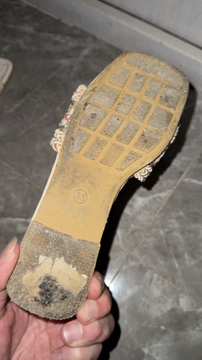 刺激骚凉拖，带温度好好的伺候骚逼美鞋 https://t.co/6pICuA59RI