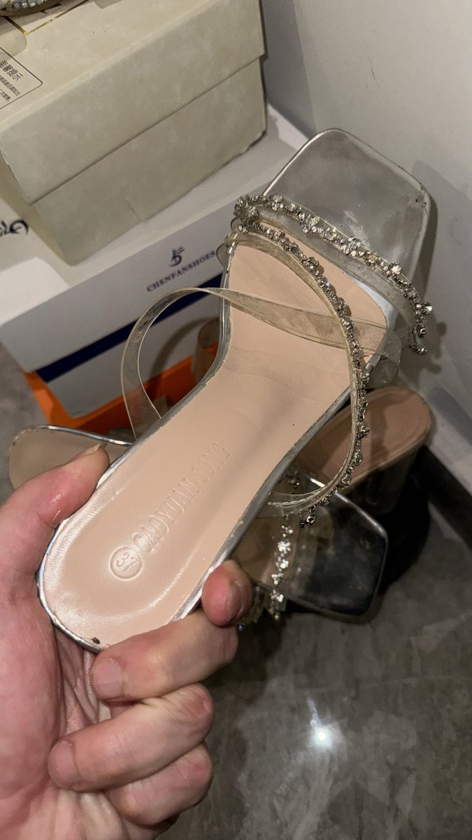 刺激心跳💗鞋底全部舔一遍 https://t.co/mDVXuZCUeC