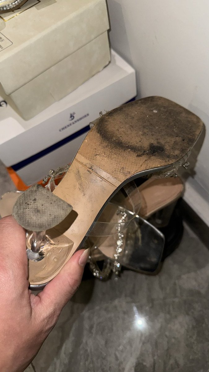 刺激心跳💗鞋底全部舔一遍 https://t.co/mDVXuZCUeC