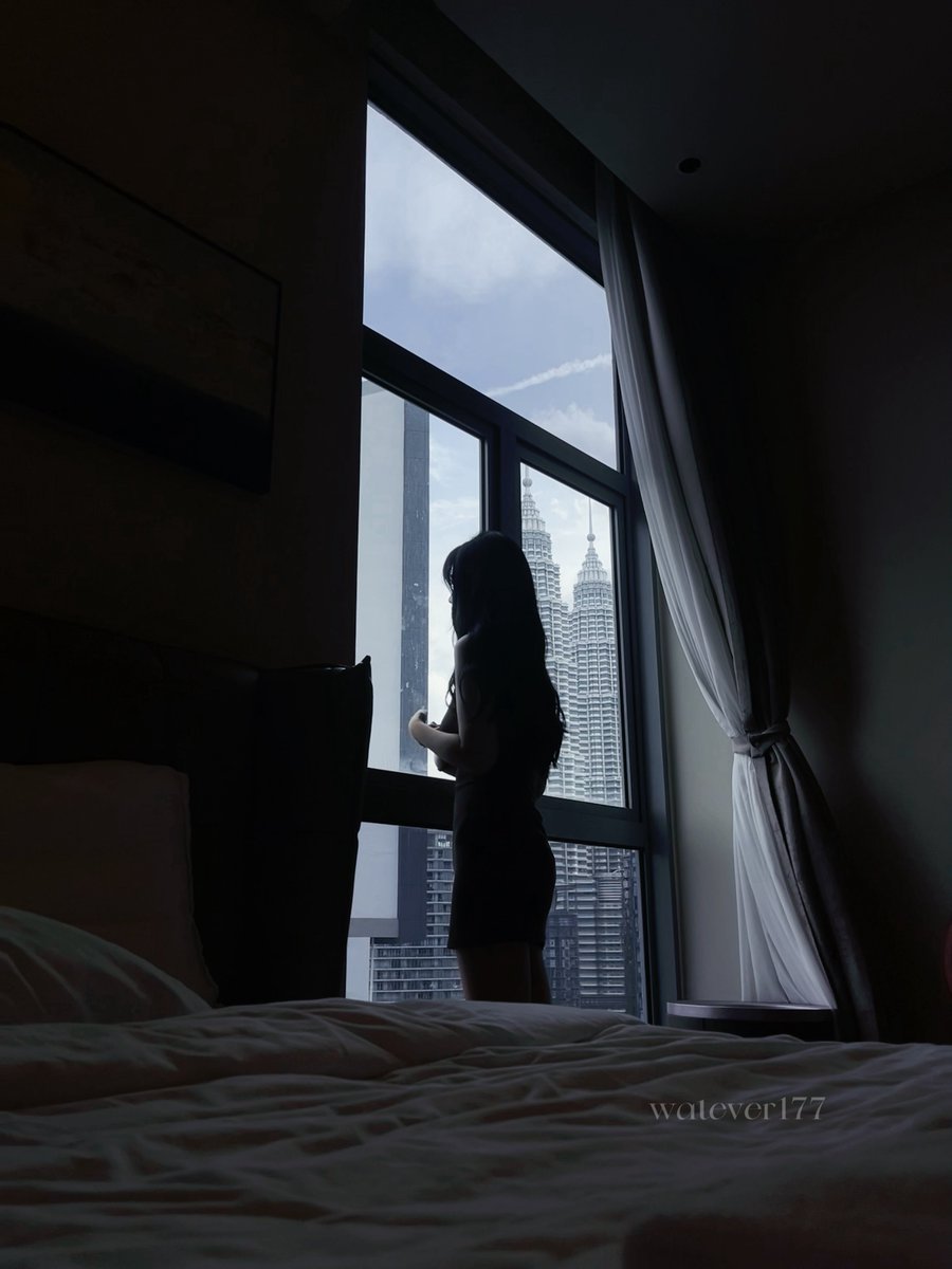 与女粉宝宝在吉隆坡呆几天 好好招待了～
她还知道跪下认错把沙发弄脏了 https://t.co/gBkzP3v71s