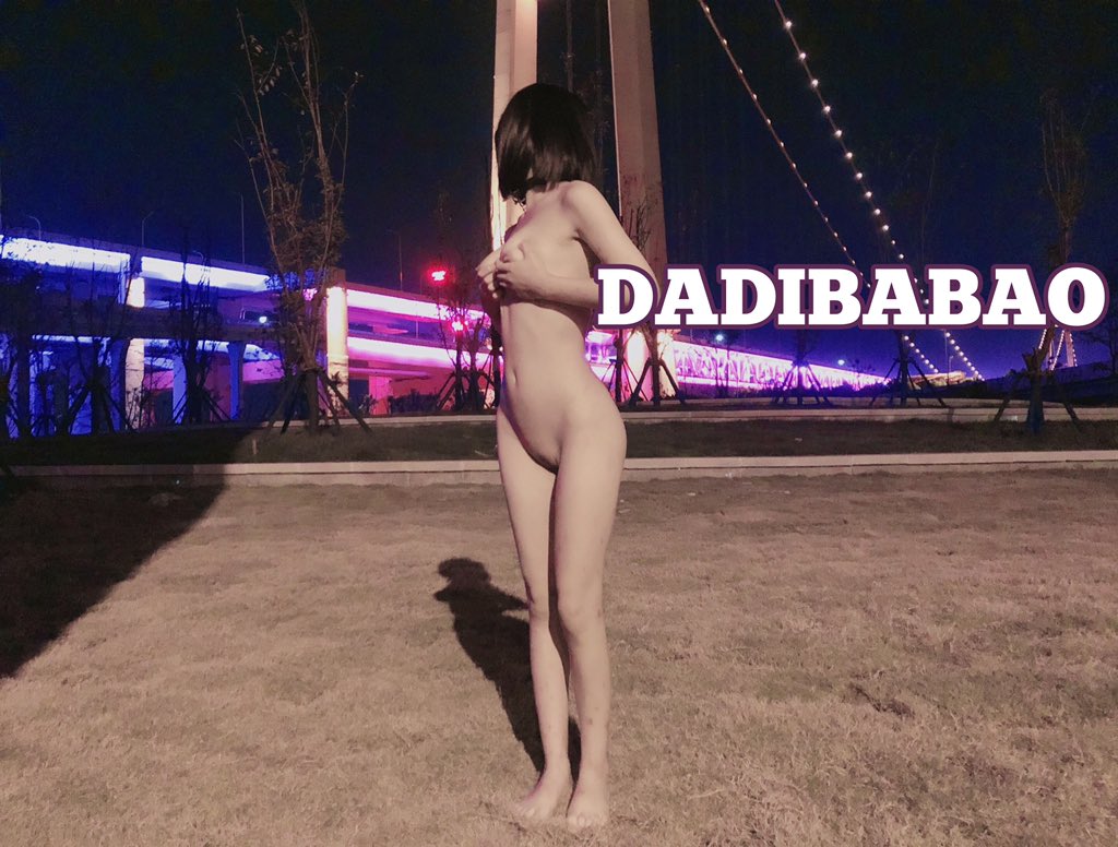 今天也想被主人按在地上亲 https://t.co/ai10i1uxT4