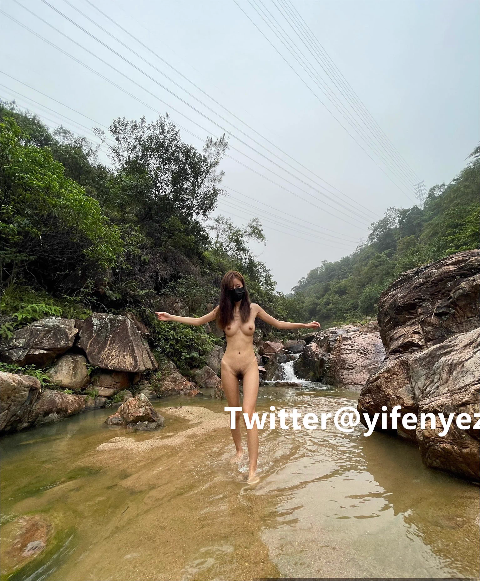 野外不需要滤镜，皮肤自带高光。 https://t.co/aoVnRTotc8