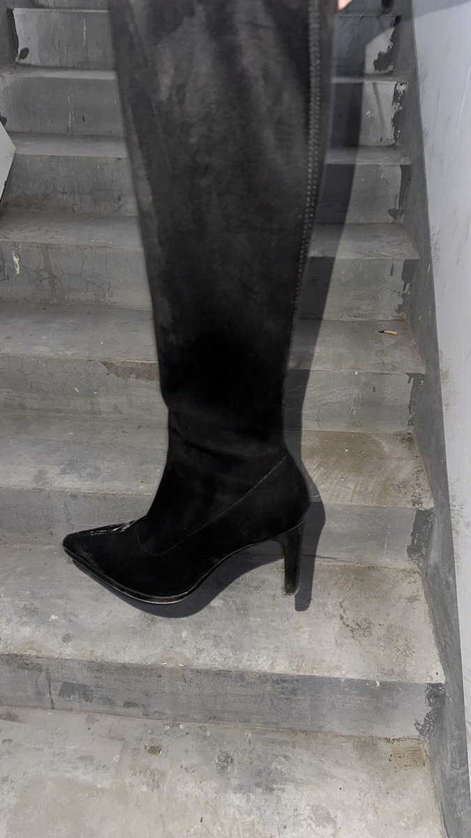 射绒面过膝流行跟靴底 https://t.co/KRnIQy3Oln