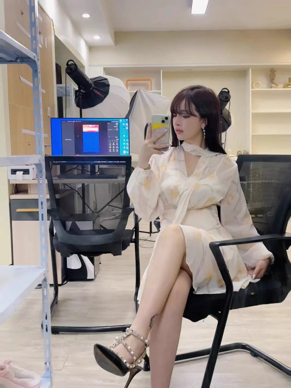 🌕妹团交友俱乐部💌✈客服：https://t.co/R90yq6OKxF
成都24岁顶级M女🔥
160/50kg/75C 细腰巨臀+月亮纹身
深喉呕吐还求操、无套狂怼子宫求内射、喷尿失禁、掐脖鞭打蜡油全来🤤
操哭了还翘屁股喊“主人再狠点”随时飞全国当你24h专属母狗
编号449867 TG秒验重口喷水+窒息视频