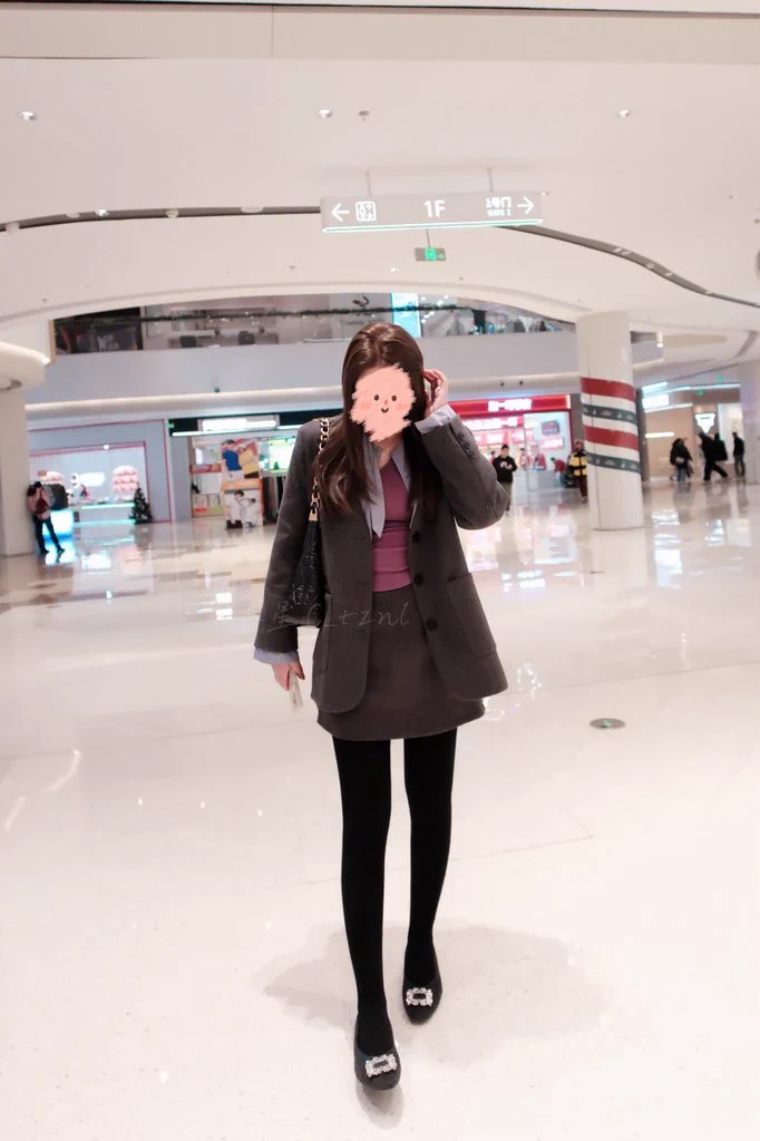 老婆在推特上认识了男人，拉着我陪她染头发，还问新发色好不好看、他会不会喜欢…… 我不知道……
我只知道打扮的越漂亮就会被凿的越狠！ https://t.co/NRHI9NH9Ss