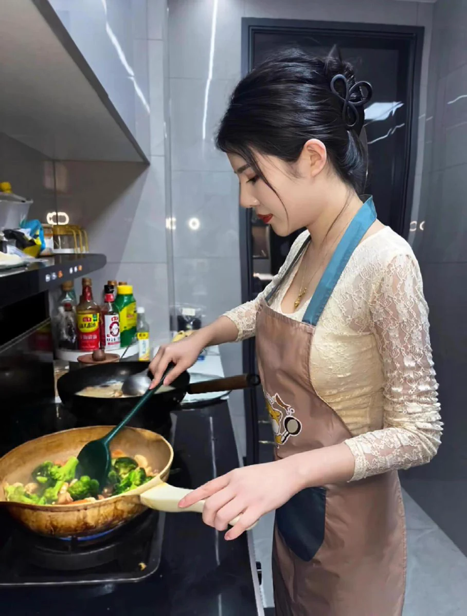 #广东 离异阿姨一枚 做饭很好吃有人要嘛 https://t.co/PGX1hS5vZZ