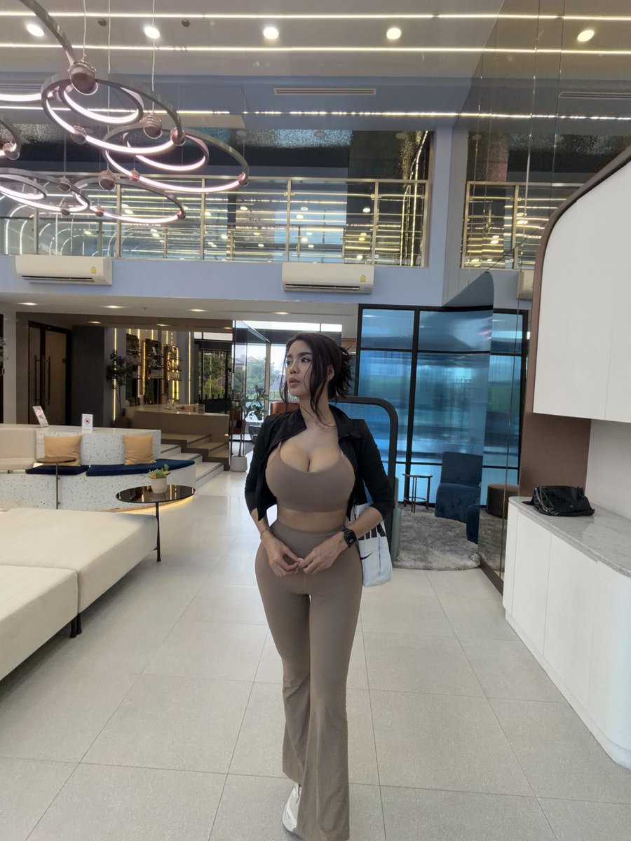 วันนี้ฝนตก นี่มันหน้าฝน หรือหน้าหนาวเนี้ย https://t.co/QpFC8JJzsX