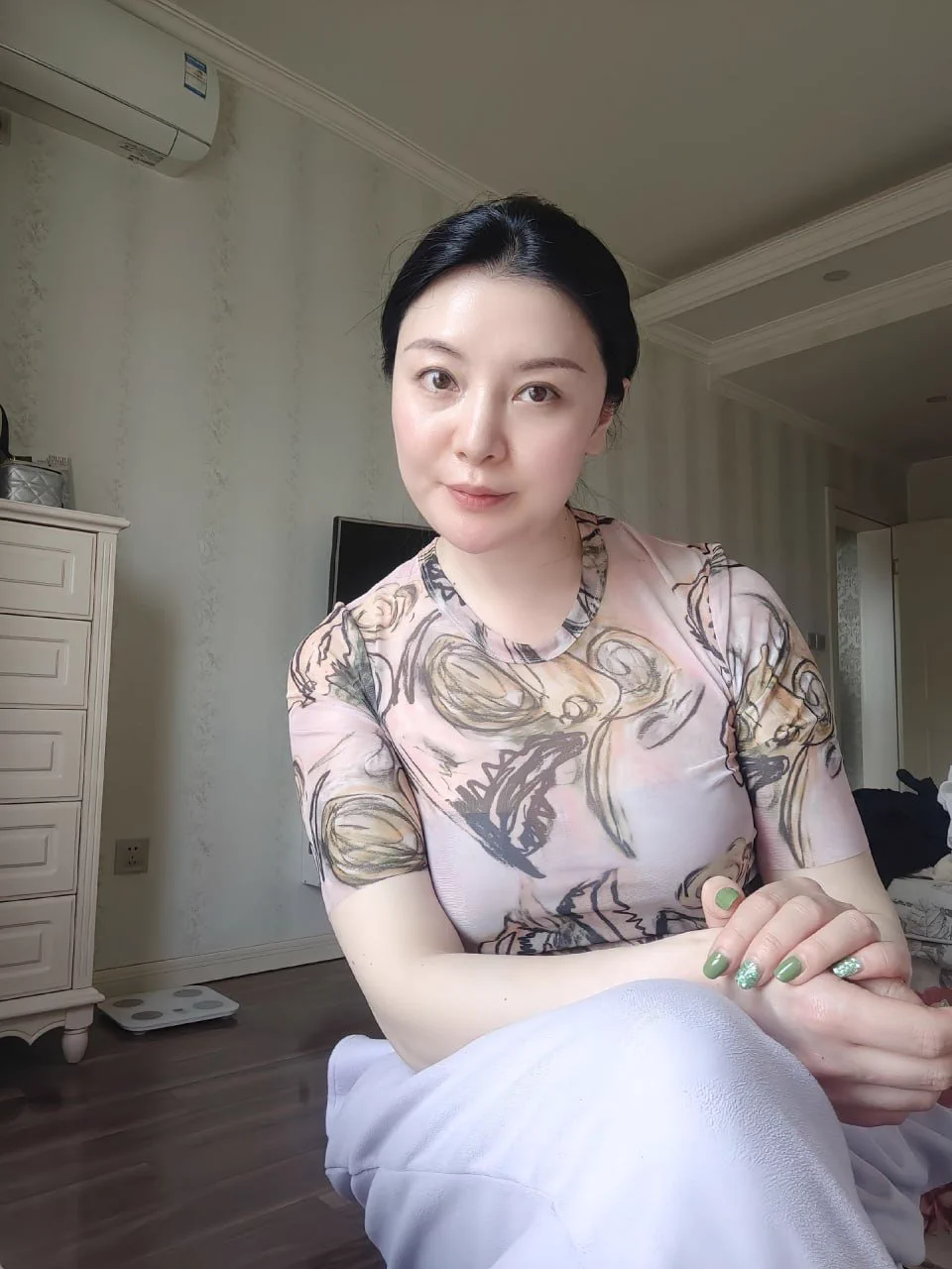 人在重庆这边，具体的跟对方聊得来我会说，她小孩刚上小学,交到托管那边了。老公平常工作都在国外,每次回来都很匆忙。要求:一定要要在同城 #重庆 https://t.co/elRwOc3F1d