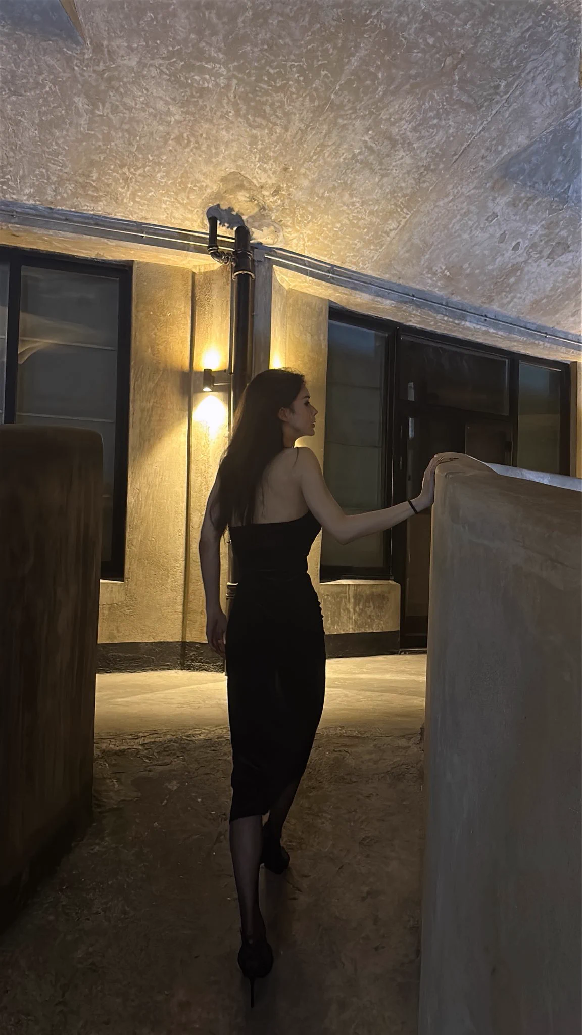 他们都说
在性工作者眼中 就没有人不是卖的 只是没有开到合适的价格
但我想说 肯定不是这样的
追求财富只是我缺乏安全感的弥补手段
我也有过不要钱只想得到爱的时候
我得到了吗 不卖就会被珍惜吗 不还是被始乱终弃
人会走 心会变 但是钱却不会背叛我
人留不住 留点纪念品天经地义
#广州ts #上海ts https://t.co/brSi5p0biS