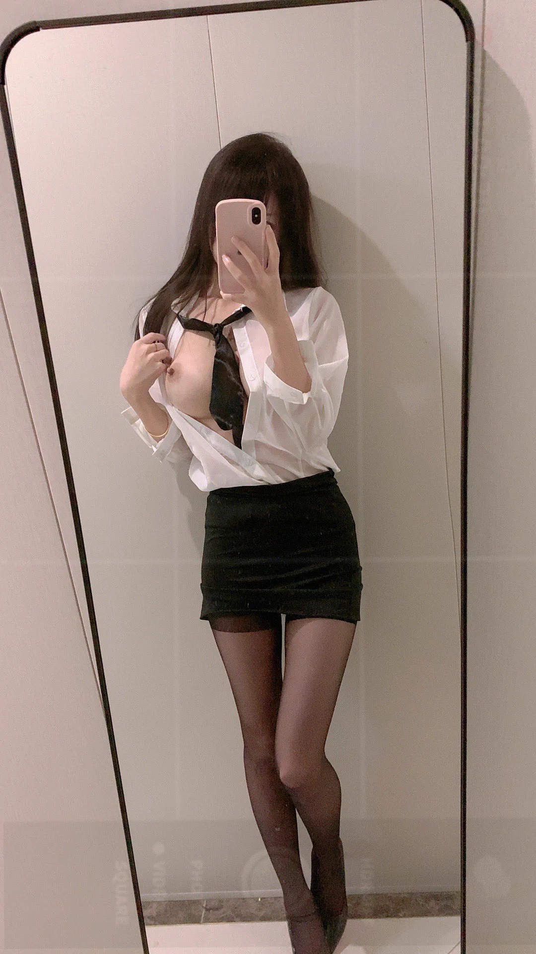 也没什么好看的啦，有没有人线下需要包我半天的。哈哈哈。搞活动啦5K 半天。主打一个陪伴。
投稿💌：
@BBBBTTTCC
@SexytoBaby 
@SexytoDoll
@SexytoGirl https://t.co/311dqhypHe