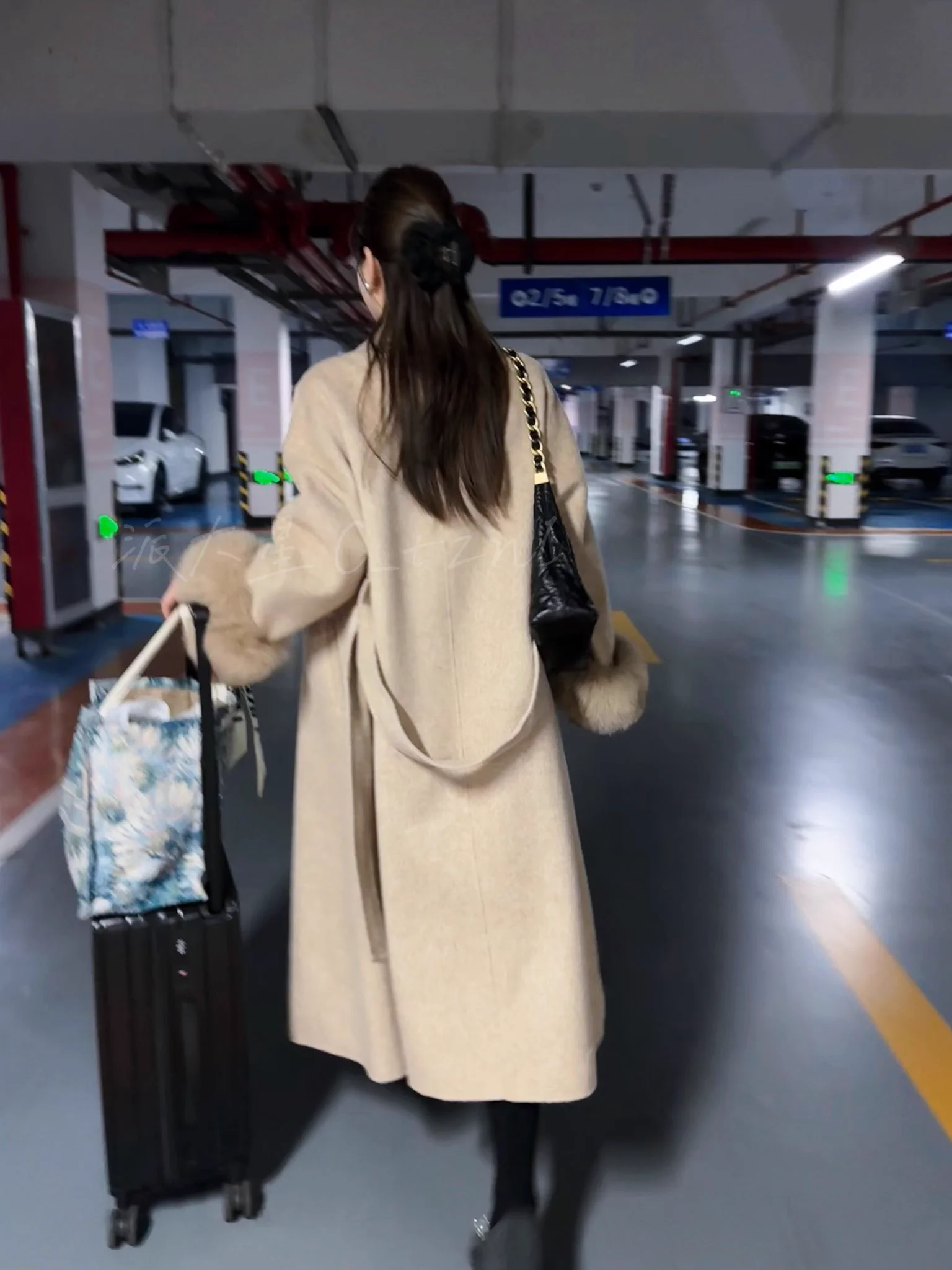 客户：我19+很粗，你老婆吃得消吗？
我：上次有个20+干到她高潮痉挛，现在看到粗的下面就会流水~
客户：送她来我家住3天，我要干到她求饶，含不住就打屁股
我：打屁股她会夹更紧！8000三天随便干，你转诚意金
客户：转了！包臀裙，搭个大衣真空来吧
我：行，现在送她过去。干到她下不了床我请你去洗脚 https://t.co/JDmWeXXfGT