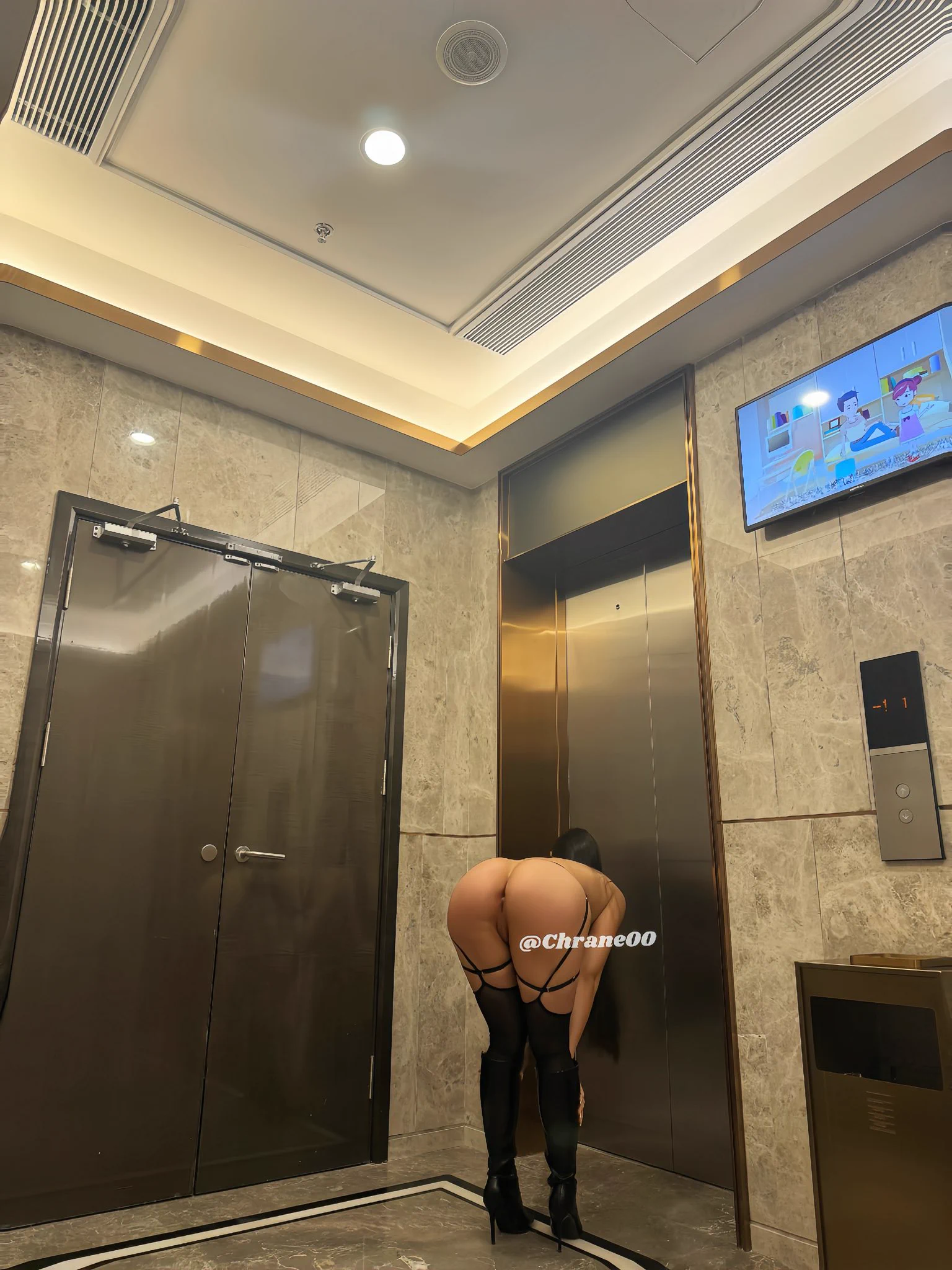 电梯口等你👅

@ToBulma
@ToBulaer
@BulmaList
@KawasawaSen https://t.co/rKlrjnkVYn